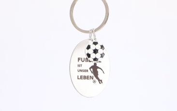 Fußball Schlüsselanhänger mit ovalem Edelstahlanhänger mit Gravur 