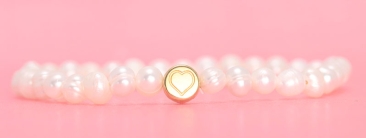 Bracelet with cultured pearls and heart